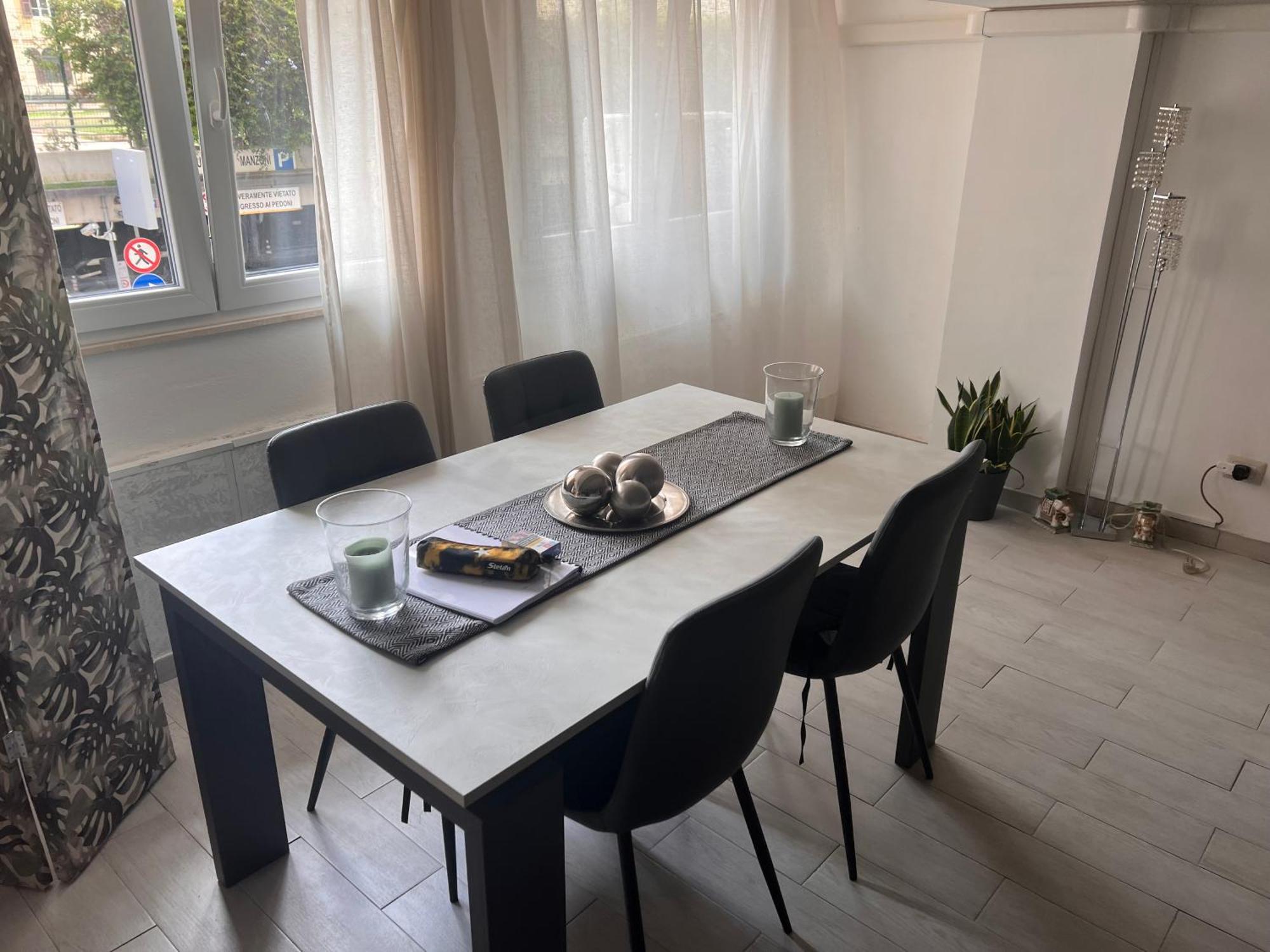 Manzoni 29 Apartment *